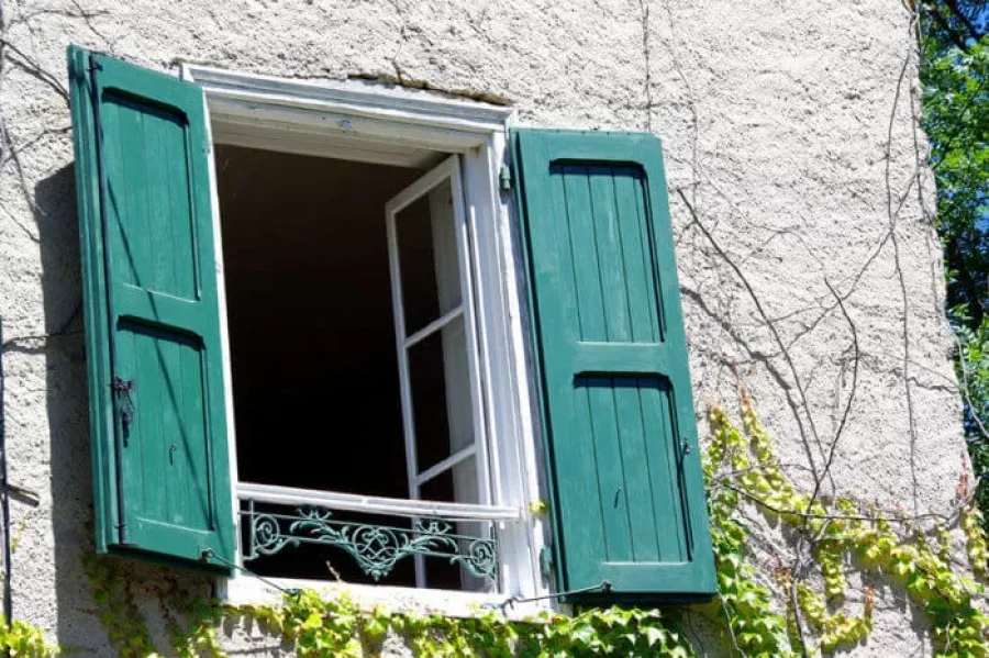 IMAGEN ARCHIVO. VENTANA ABIERTA.  As&iacute; qued&oacute; una abertura, tras cometerse un robo.