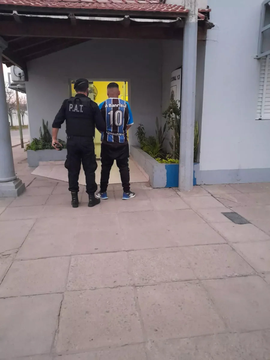 DEMORADO. Caminaba por la ciudad, sin portar el DNI.