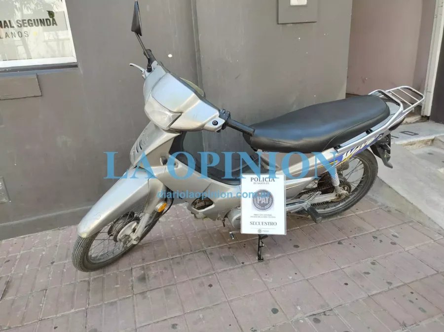 SECUESTRADA.  Motocicleta que hab&iacute;a sido robada en nuestra ciudad