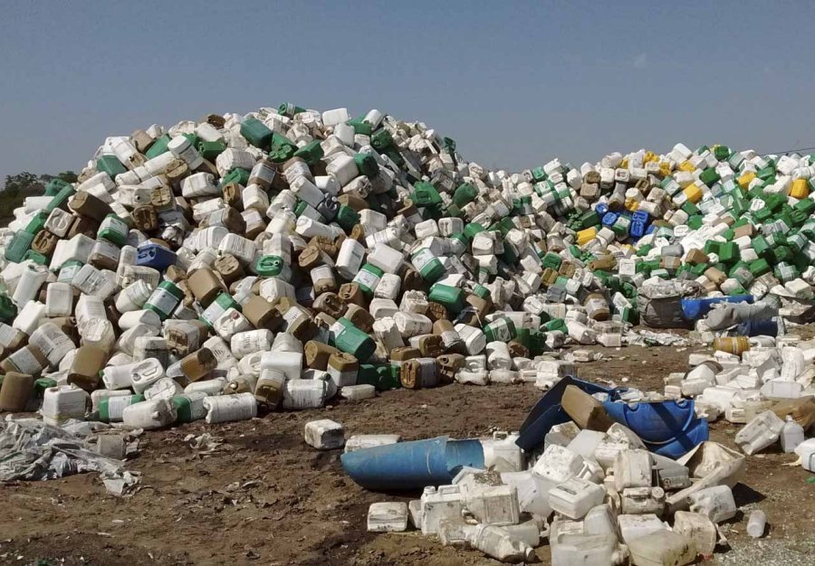 FOTO NA ENVASES. Es necesario sistematizar un circuito de recupero tras la utilizaci&oacute;n en el campo.