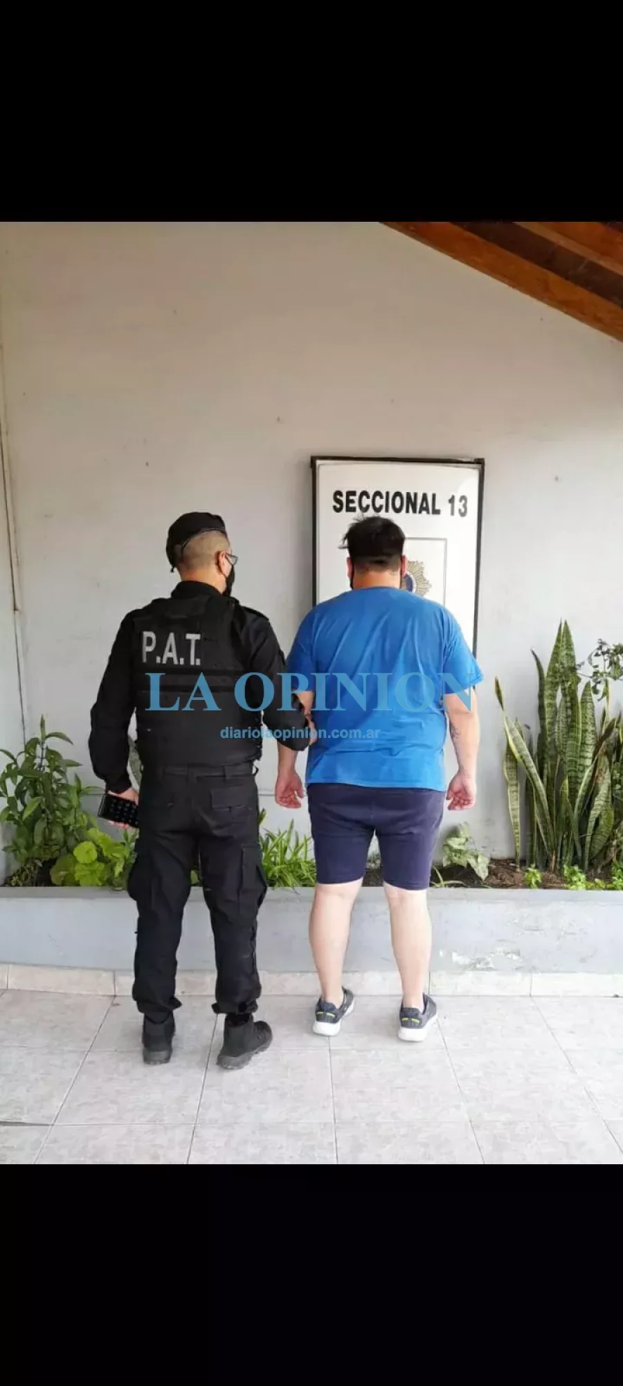 LO BUSCABAN. Por ello fue detenido en la v&iacute;a p&uacute;blica.