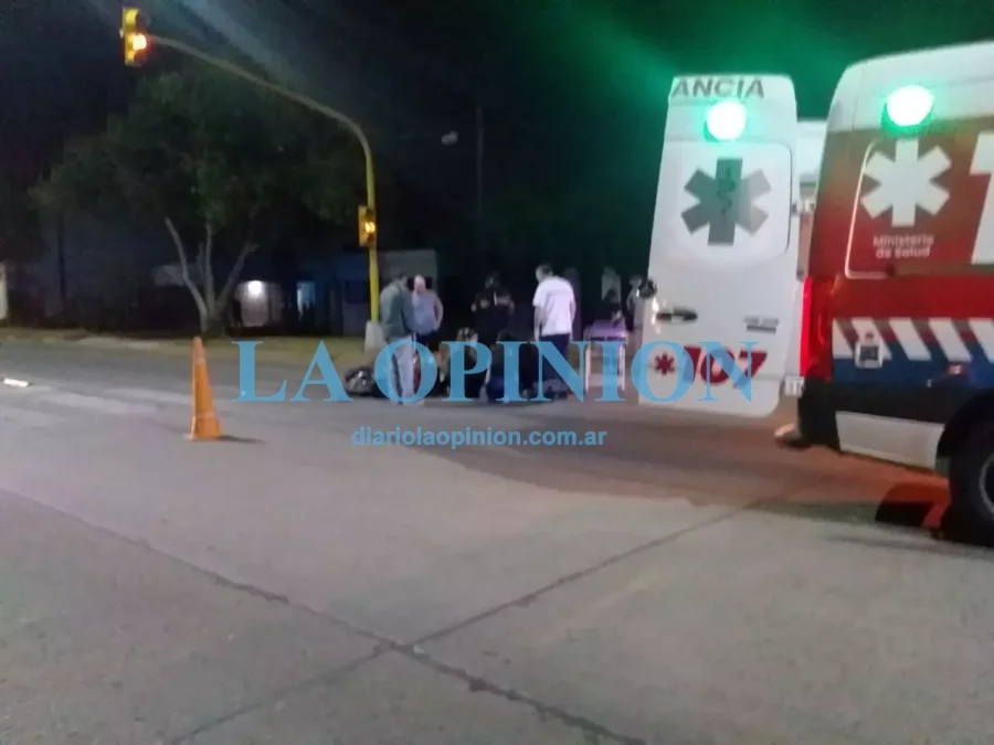 ATENCION MEDICA. La recibi&oacute; el motociclista accidentado.