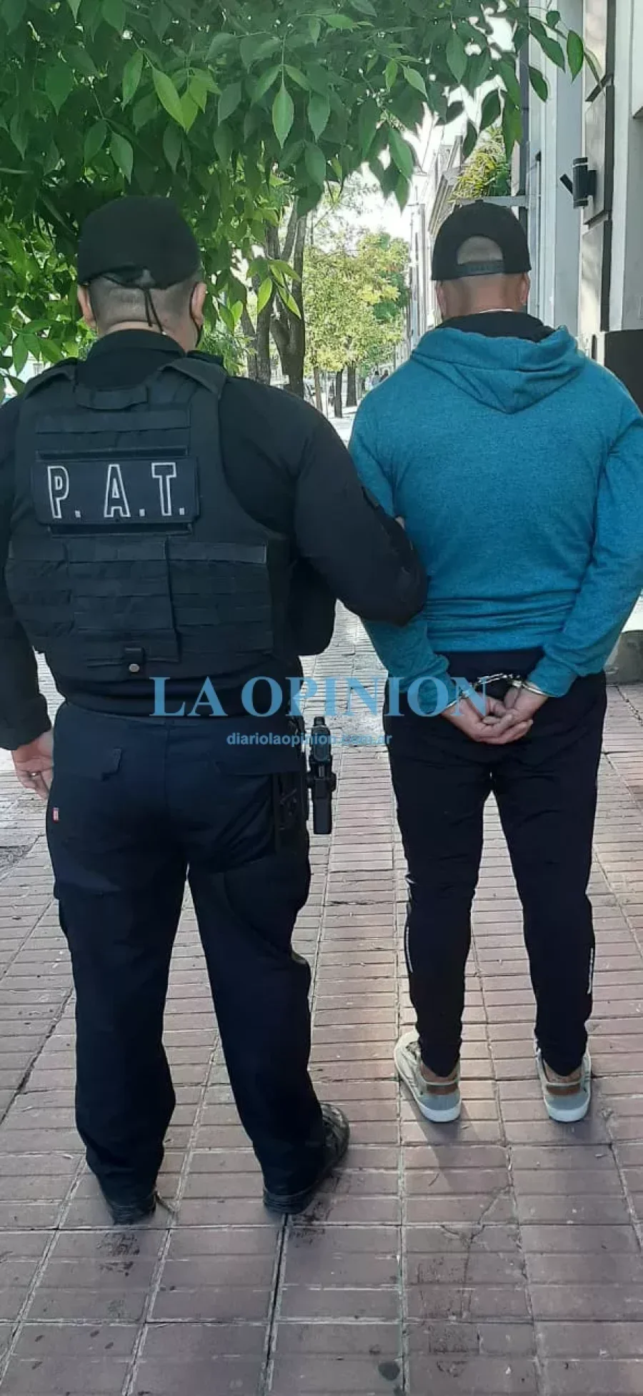 DETENIDO.  Por una violaci&oacute;n de domicilio.