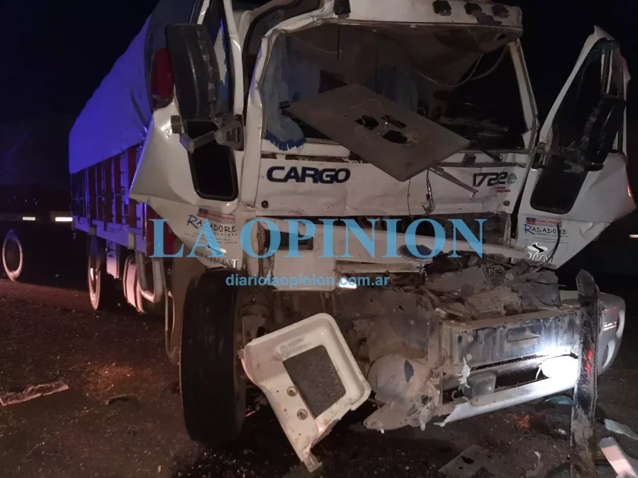 UNA DE LAS PARTES.  As&iacute; se observ&oacute; a uno de los camiones accidentados.