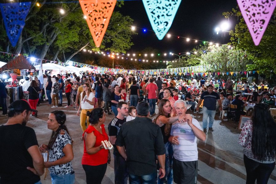 FOTO ARCHIVO COMUNA// FIESTA DE LAS COLECTIVIDADES. Es una convocante realizaci&oacute;n que re&uacute;ne a los lehmenses.