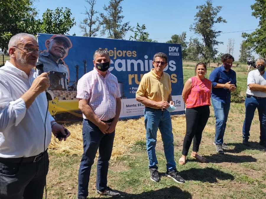 FOTOS PRENSA AC// CONVENIOS. Dos momentos de la reciente actividad cumplida en Egusquiza y Josefina.