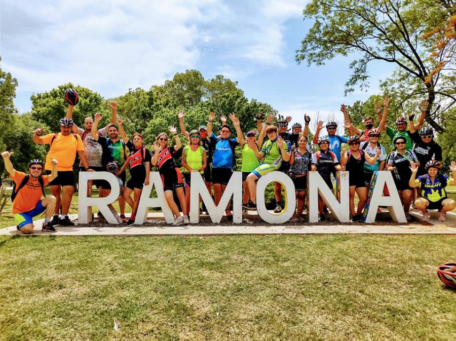 FOTO PRENSA COMUNA// LANZAMIENTO. El ya tradicional  Festival de Teatro tuvo, como en años anteriores un lanzamiento oficial. TURISMO. Desde el área de Turismo Rural se impulsa la utilización de la bicicleta.