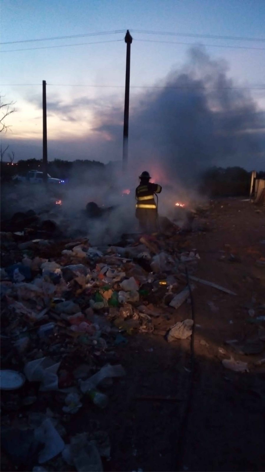 FOTO LA OPINION EN ACCION. Bomberos Zapadores en Italia y P.N. Corti.