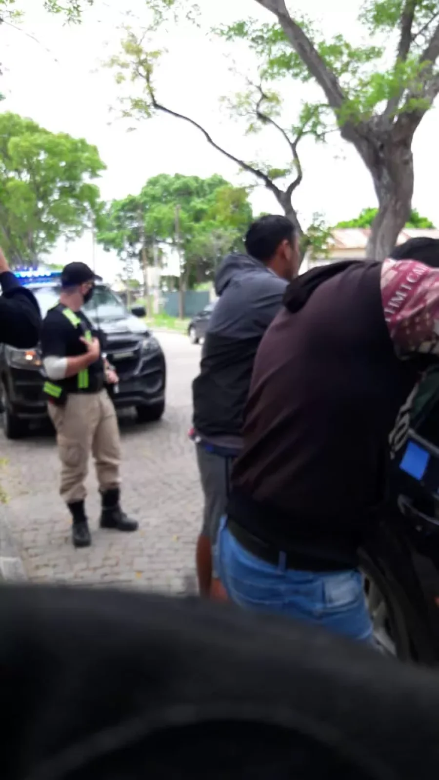 FOTO LA OPINION. CAPTURADOS. Intentaron robar una bicicleta en la ciudad.