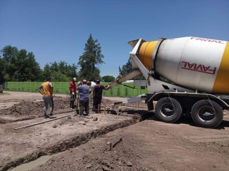 FOTO PRENSA COMUNA// PUNTO VIOLETA. Se difundió que ya fueron iniciadas las tareas  en el sitio donde será erigido el edificio.