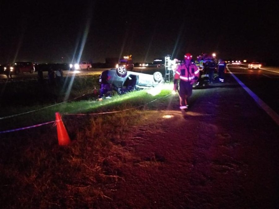 FOTO JPSF ROSARIO-BUENOS AIRES. El difunto conduc&iacute;a un Peugeot 408 que volc&oacute;.