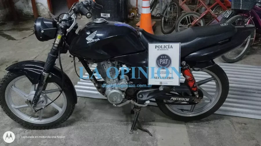 SECUESTRADA.  La conduc&iacute;a quien incurri&oacute; en una desobediencia.