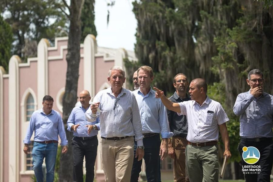 FOTO PRENSA MUNICIPIO LIBERTADOR SAN MART&Iacute;N// RECORRIDA. Ra&uacute;l Casali y Gonzalo Toselli junto a funcionarios de ambos Municipios.
