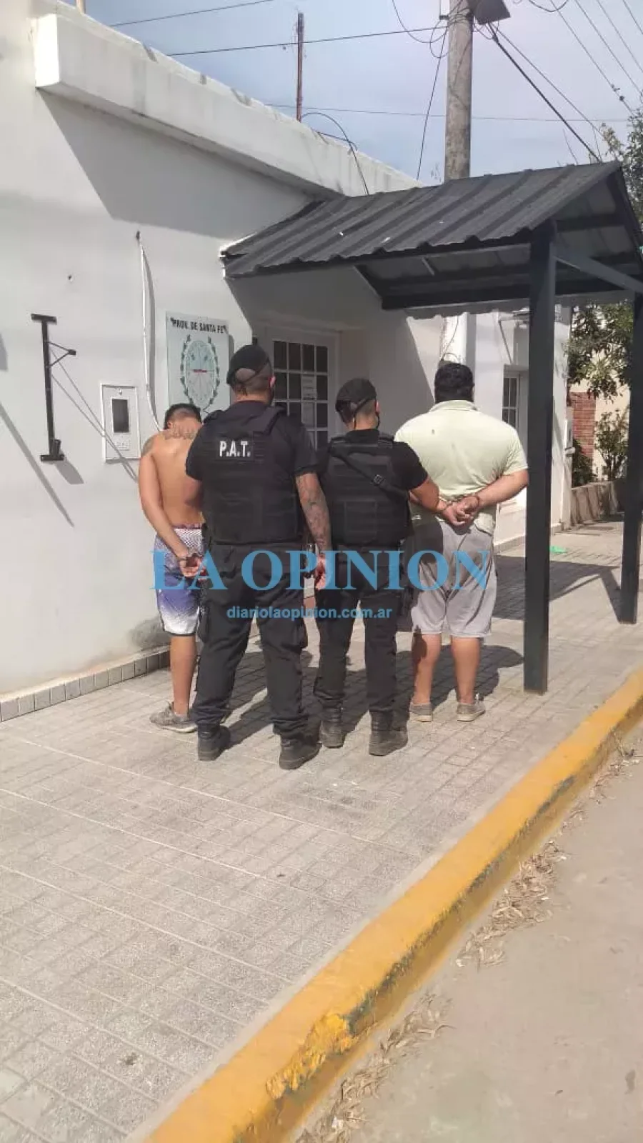 LOS DETENIDOS. Fueron ingresados a la Comisar&iacute;a de Frontera.
