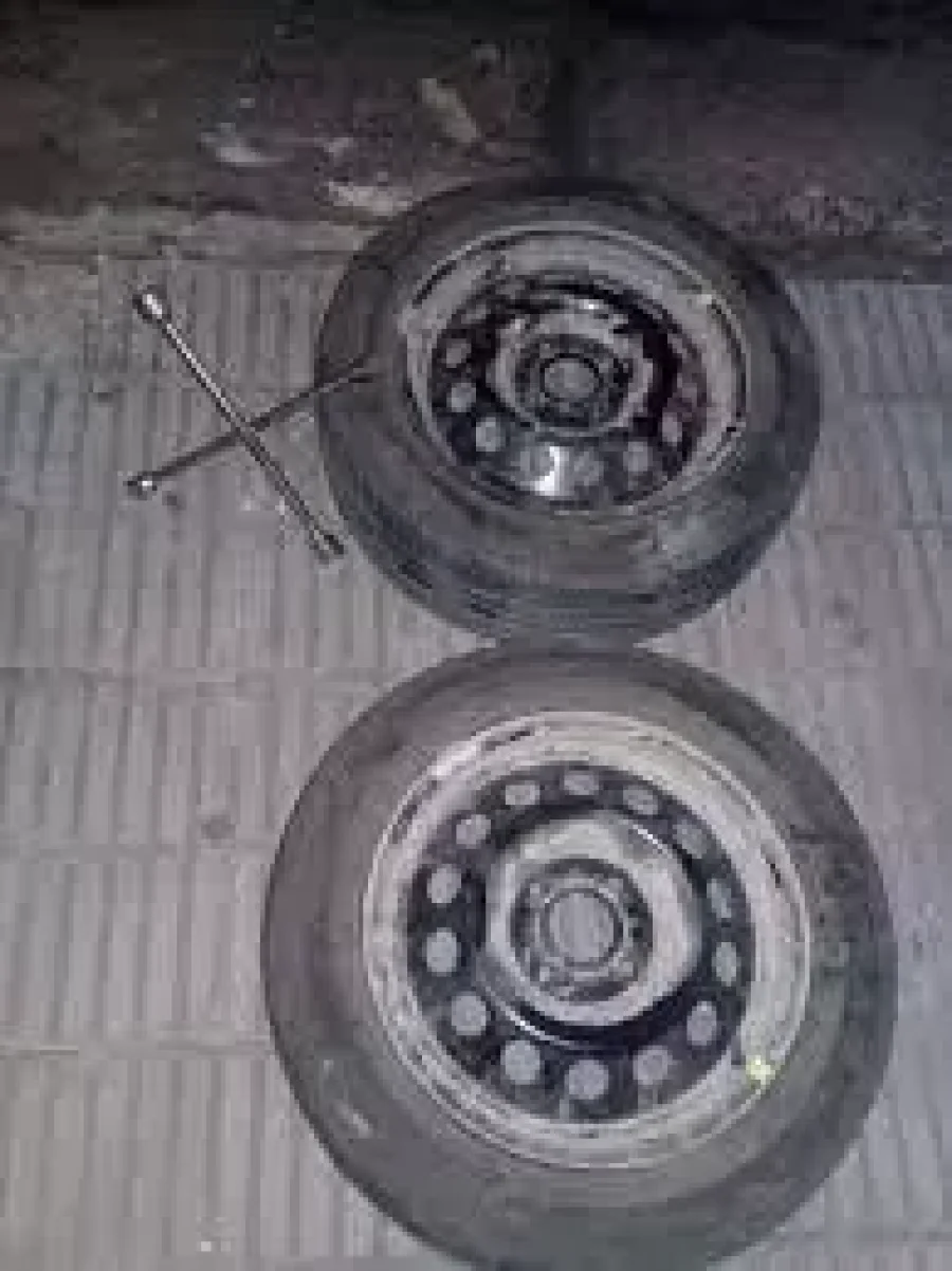 IMAGEN ARCHIVO. RUEDAS. Fueron robadas dos, pero finalmente las recuperaron.