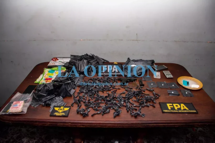 LO SECUESTRADO.  Fue mostrado tras los allanamientos.