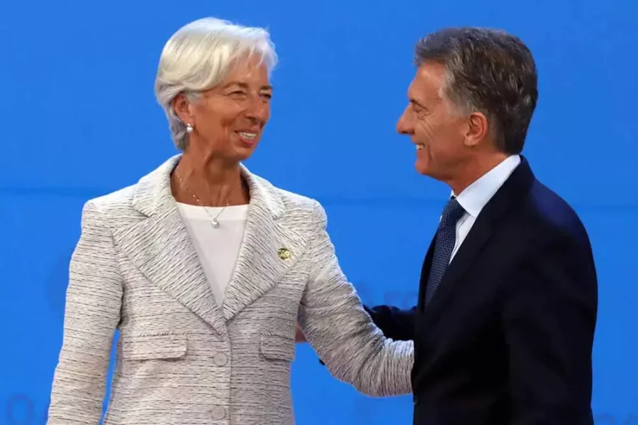 FOTO ARCHIVO
ESCENA. Christine Lagarde y Mauricio Macri, en otros tiempos cuando se firm&oacute; el cr&eacute;dito del FMI para la Argentina.