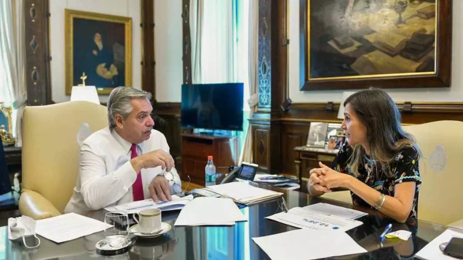 FOTO NAANUNCIO. Fue realizado este jueves por Alberto Fern&aacute;ndez y Fernanda Raverta.