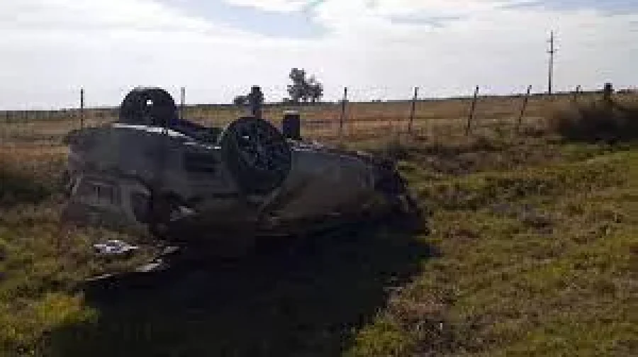 IMAGEN INTERNET. ESTADO. As&iacute; se observ&oacute; al Toyota Corola siniestrado.