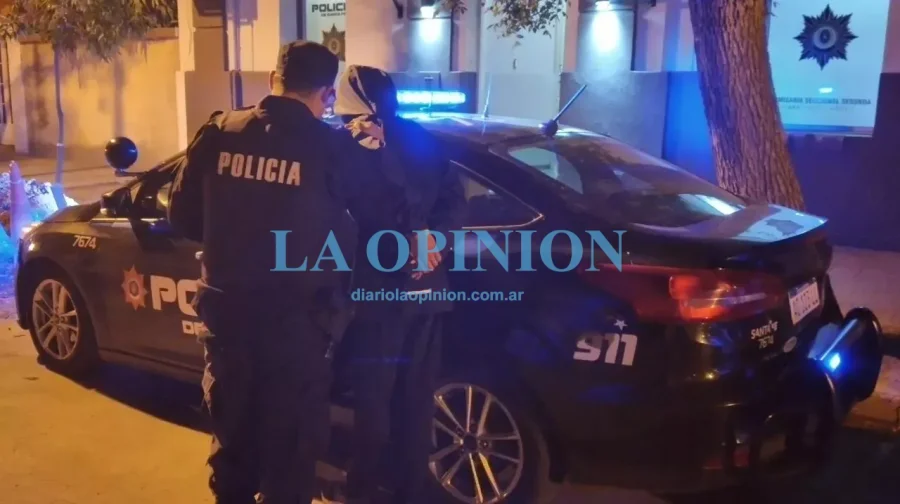 IMAGEN ARCHIVO. DETENIDO.  Una situaci&oacute;n de este tipo, experiment&oacute; anoche un joven.