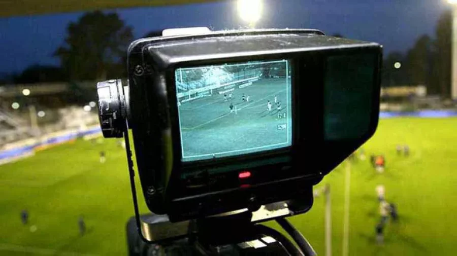 FOTO ARCHIVO
F&Uacute;TBOL. Un buen negocio para las empresas que invierten en la televisaci&oacute;n.