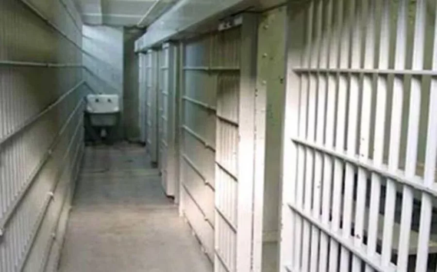 IMAGEN ARCHIVO. EN PRISION.  Lo presos deben pagar la comida y la estad&iacute;a.