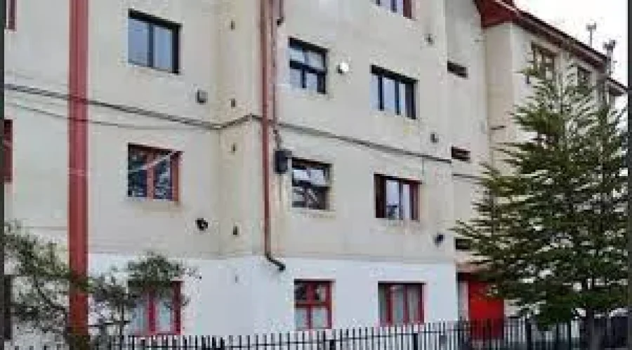 IMAGEN INTERNET. ESCENARIO.  Edificio en el que muri&oacute; una nena de 8 a&ntilde;os.
