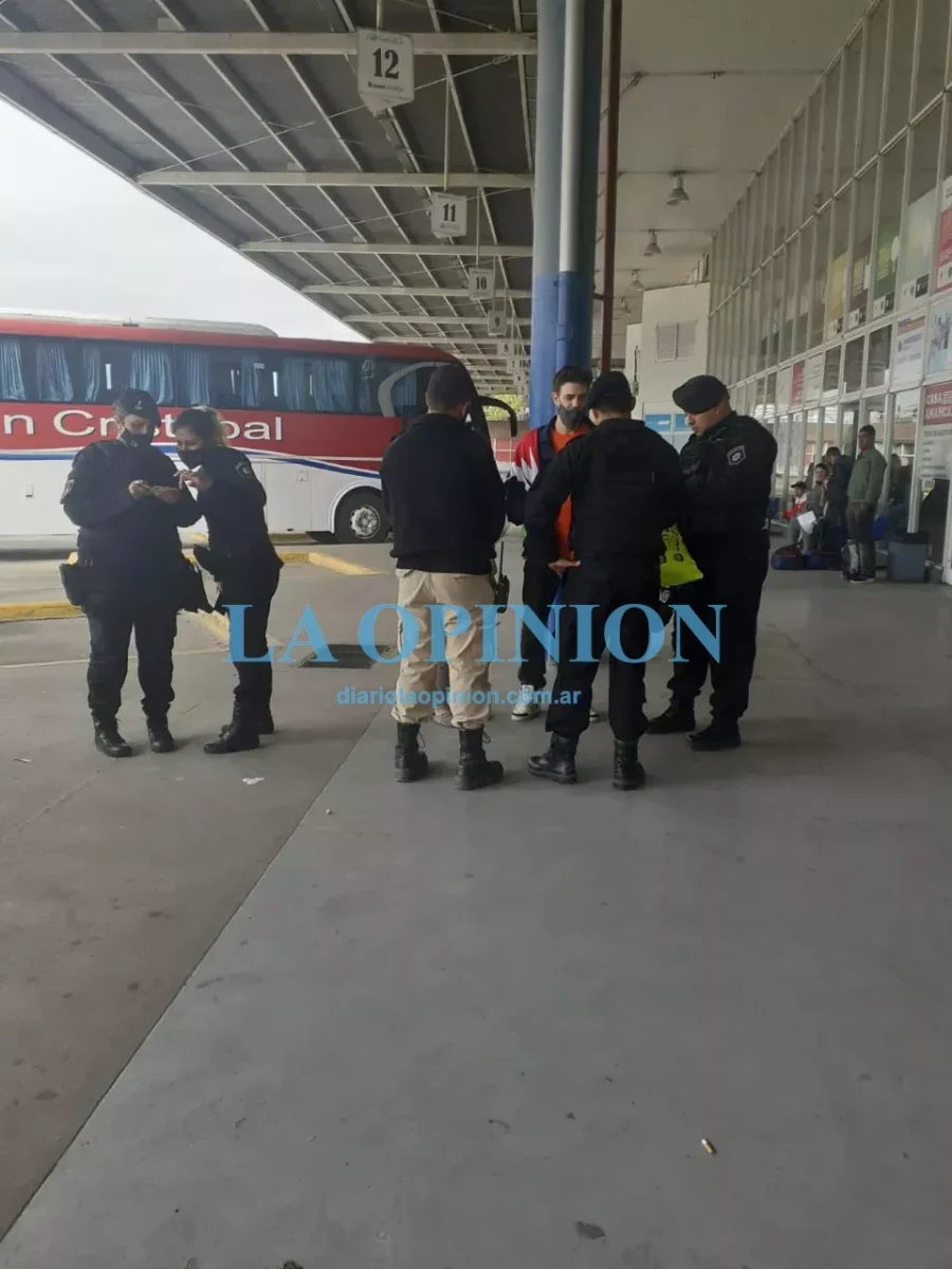 IDENTIFICACIONES. En la terminal de &oacute;mnibus local.