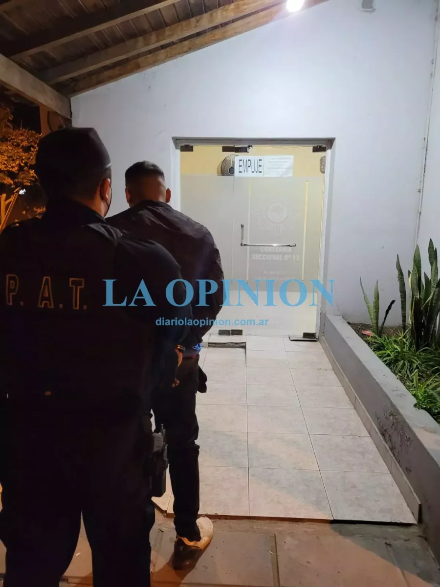 DETENIDO.  Intent&oacute; robar, y fue descubierto.