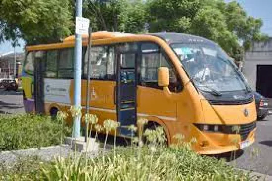 IMAGEN ARCHIVO. MINIBUS.  Un veh&iacute;culo de este tipo, fue escenario de una agresi&oacute;n.