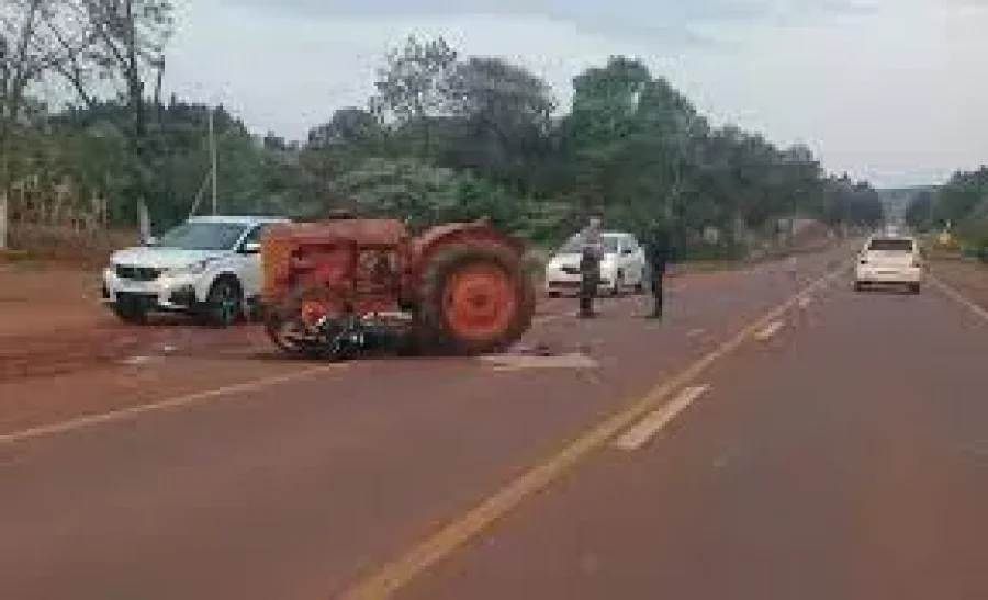 IMAGEN ARCHIVO. TRACTOR-MOTO.  Una instancia similar se observ&oacute; en la ruta 34.