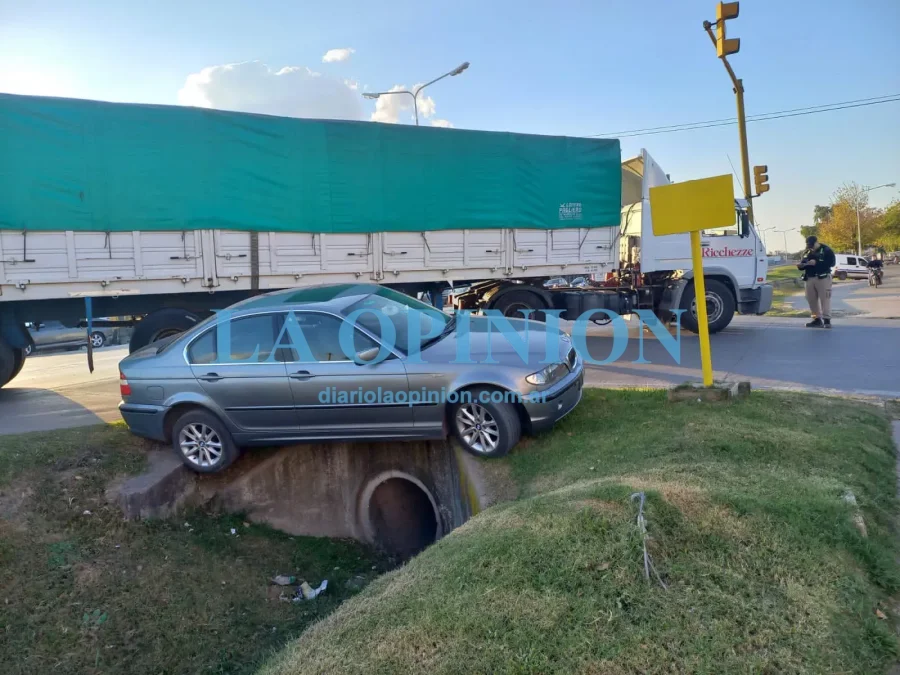 AMBAS PARTES.  Lo observado tras una colisi&oacute;n en ruta 34 y calle Salva.