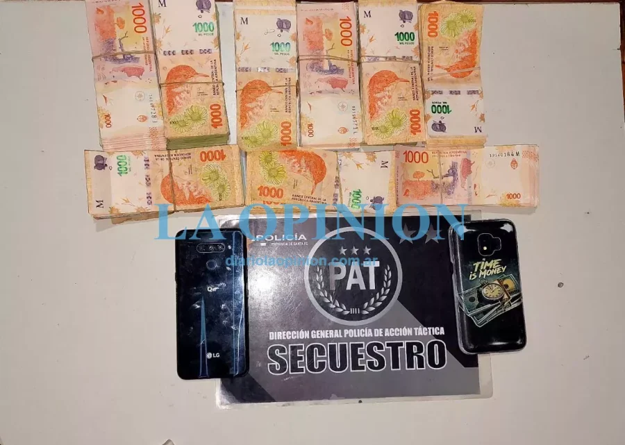 &nbsp;DINERO. Fue secuestrada una bolsa con pco m&aacute;s de 800.000 pesos.