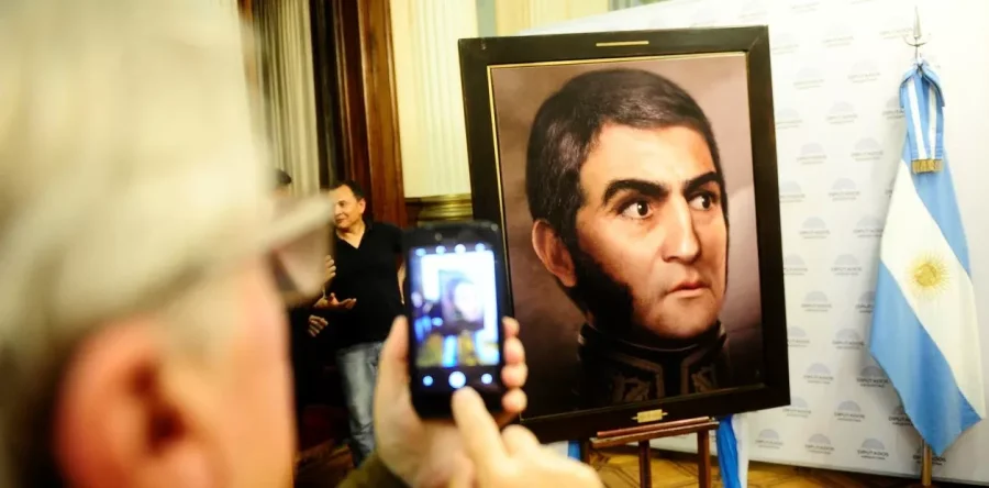 FOTO CLAR&Iacute;N