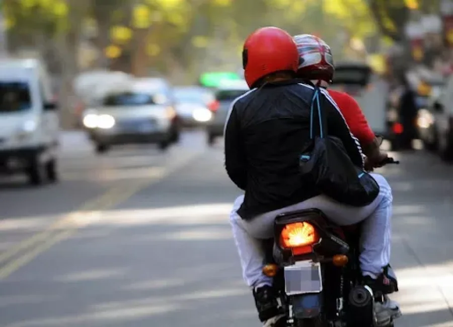 IMAGEN ARCHIVO. MOTOCHORROS EN FUGA.  Una situaci&oacute;n similar se observ&oacute; en esta ciudad.