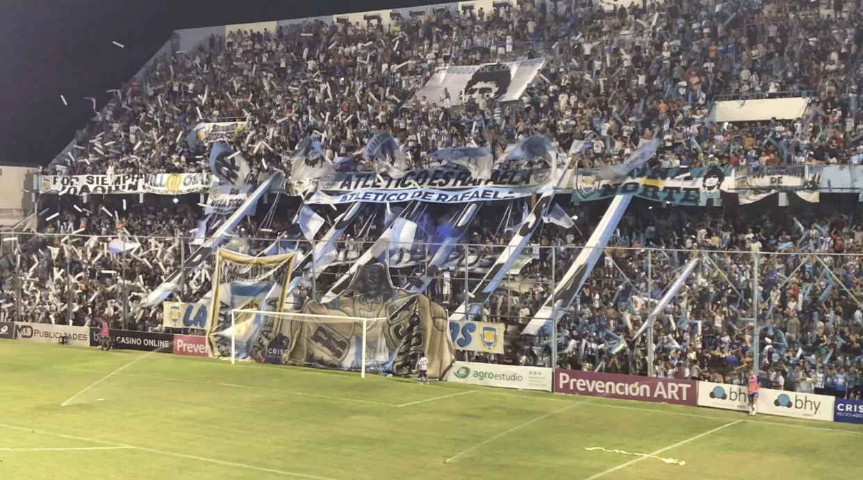 Hinchada de Atletico de Rafaela