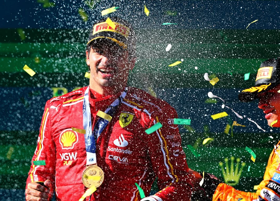 FESTEJO./ Carlos Sainz Jr. tuvo una gran carrera.