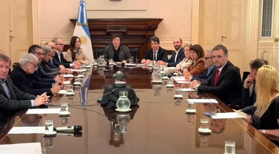 FOTO X OFICINA DEL PRESIDENTE