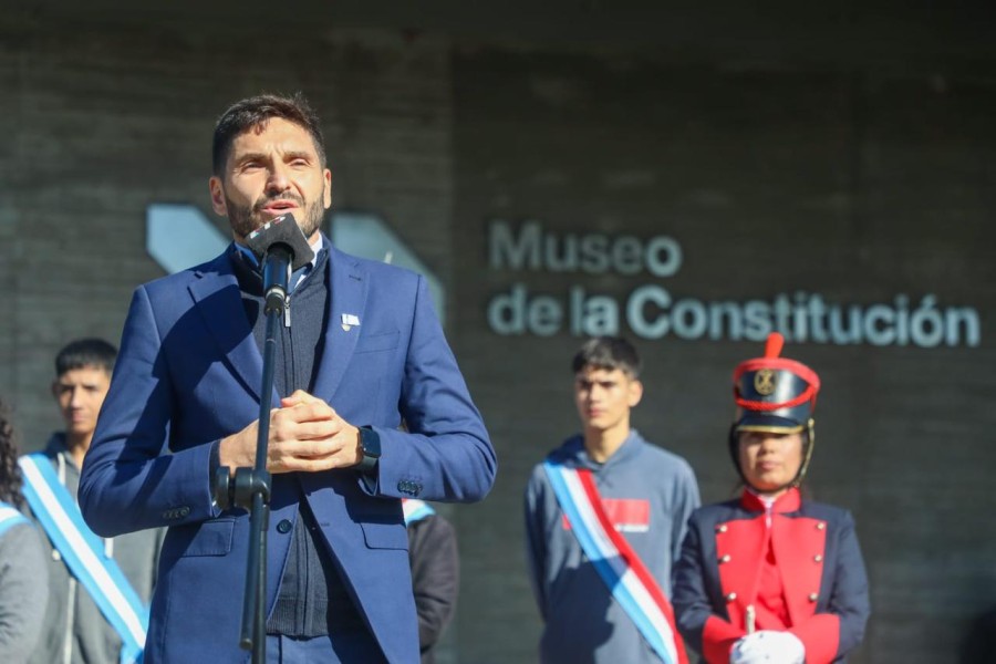 Pullaro en el acto de Lealtad a la Constituci&oacute;n.