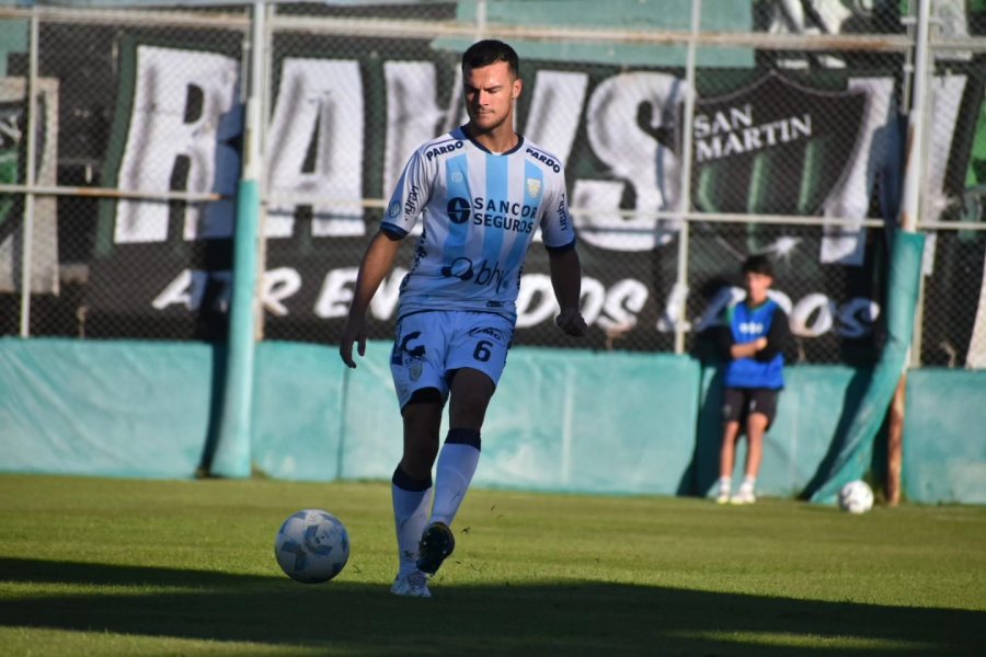 FRANCISCO OLIVER./ Ser&aacute; lateral izquierdo.
