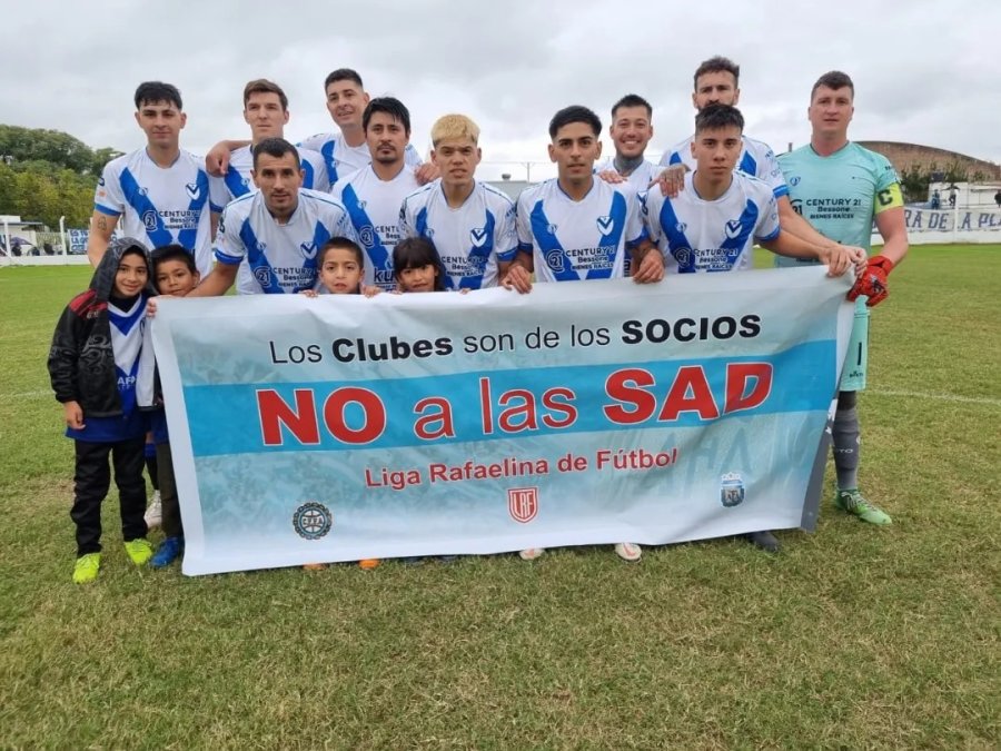 PE&Ntilde;AROL SUPER&Oacute; A ATL&Eacute;TICO ESMERALDA