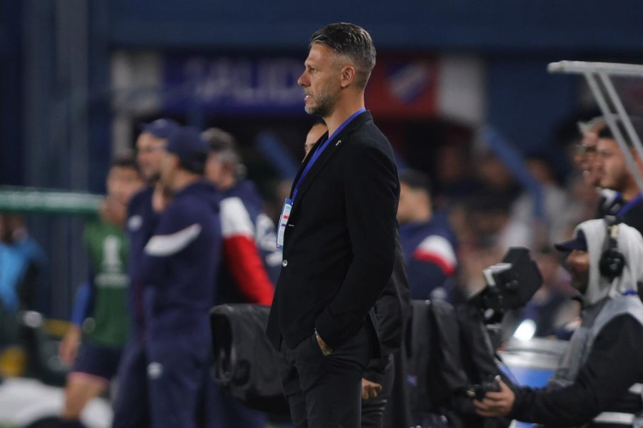 DEMICHELIS SE MOSTR&Oacute; MOLESTO CON EL &Aacute;RBITRO