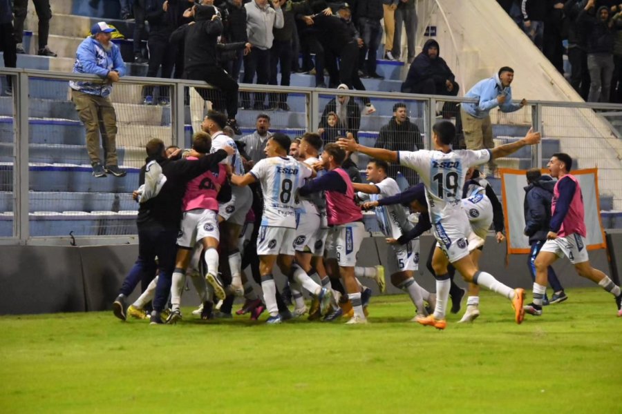 LO NECESITABA./ Despu&eacute;s de 10 fechas lleg&oacute; el triunfo.