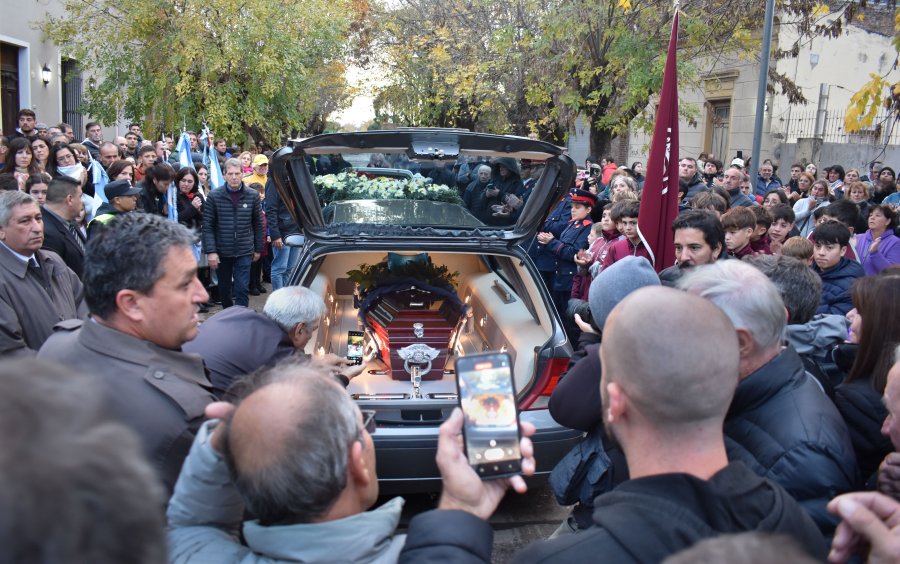 El &uacute;ltimo adi&oacute;s al &iacute;dolo del automovilismo, Juan Mar&iacute;a Traverso.
