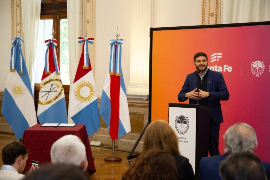 El gobernador Maximiliano Pullaro encabez&oacute; en Rosario la firma del acta Constitutiva de la Mesa Permanente de Trabajo, Empleo y Seguridad Social de la Regi&oacute;n Centro.