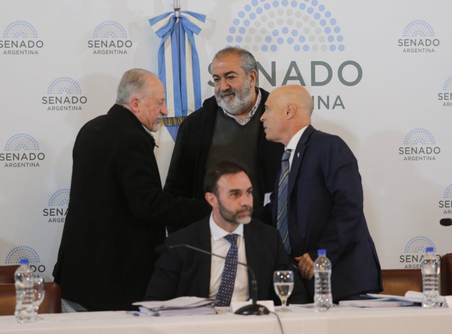 Los sindicalistas H&eacute;ctor Daer y Hugo Yasky en el Senado.