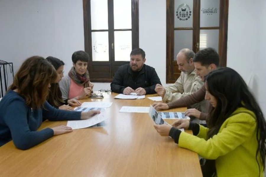 La reuni&oacute;n de la v&iacute;spera.