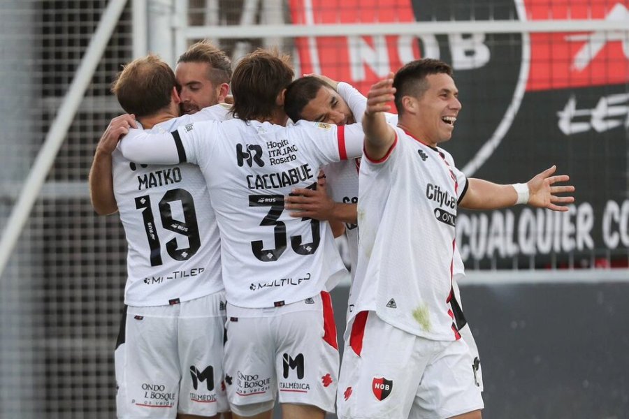 La Lepra se impuso ante Riestra en el estadio Presb&iacute;tero Bartolom&eacute; Grella