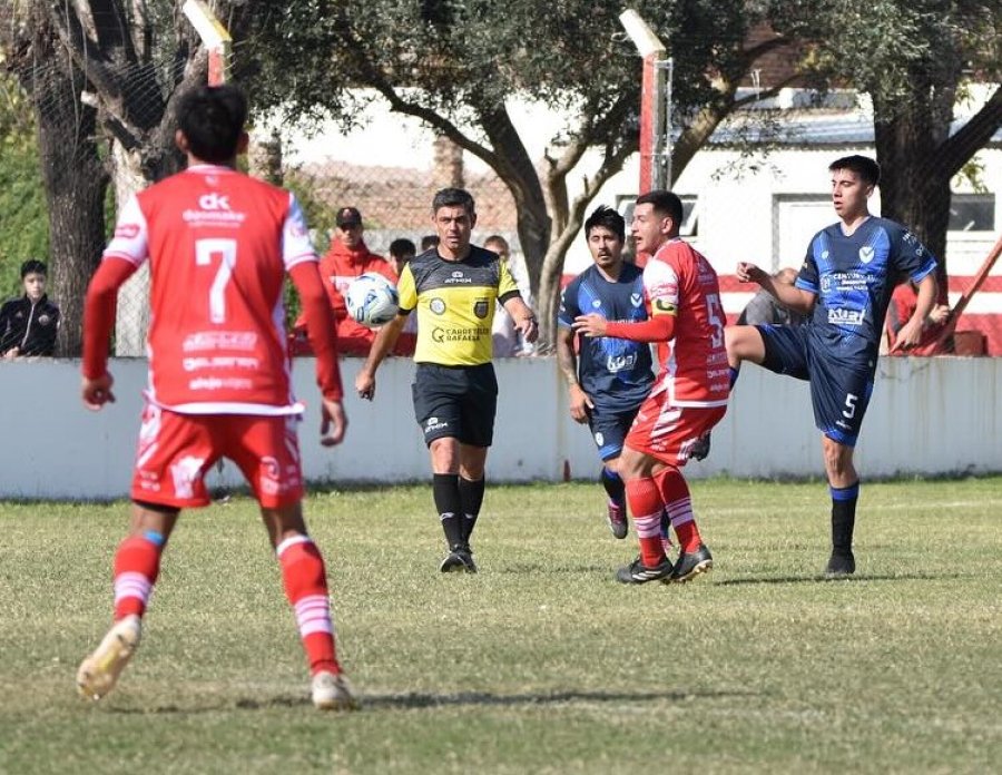EN VILLA ROSAS. / Pe&ntilde;arol intentar&aacute; recomponerse de r&aacute;pida manera tras la ca&iacute;da en el cl&aacute;sico con Ferro.