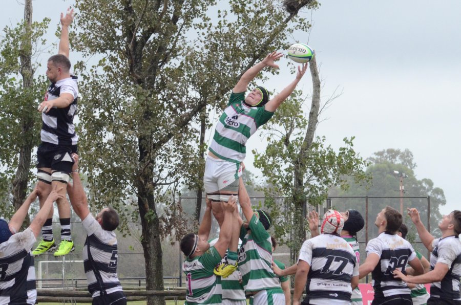 EL VERDE QUIERE ACERCARSE AL LIDER
